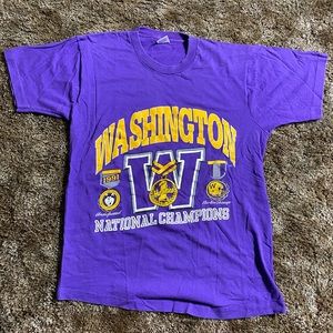 UW Huskies T